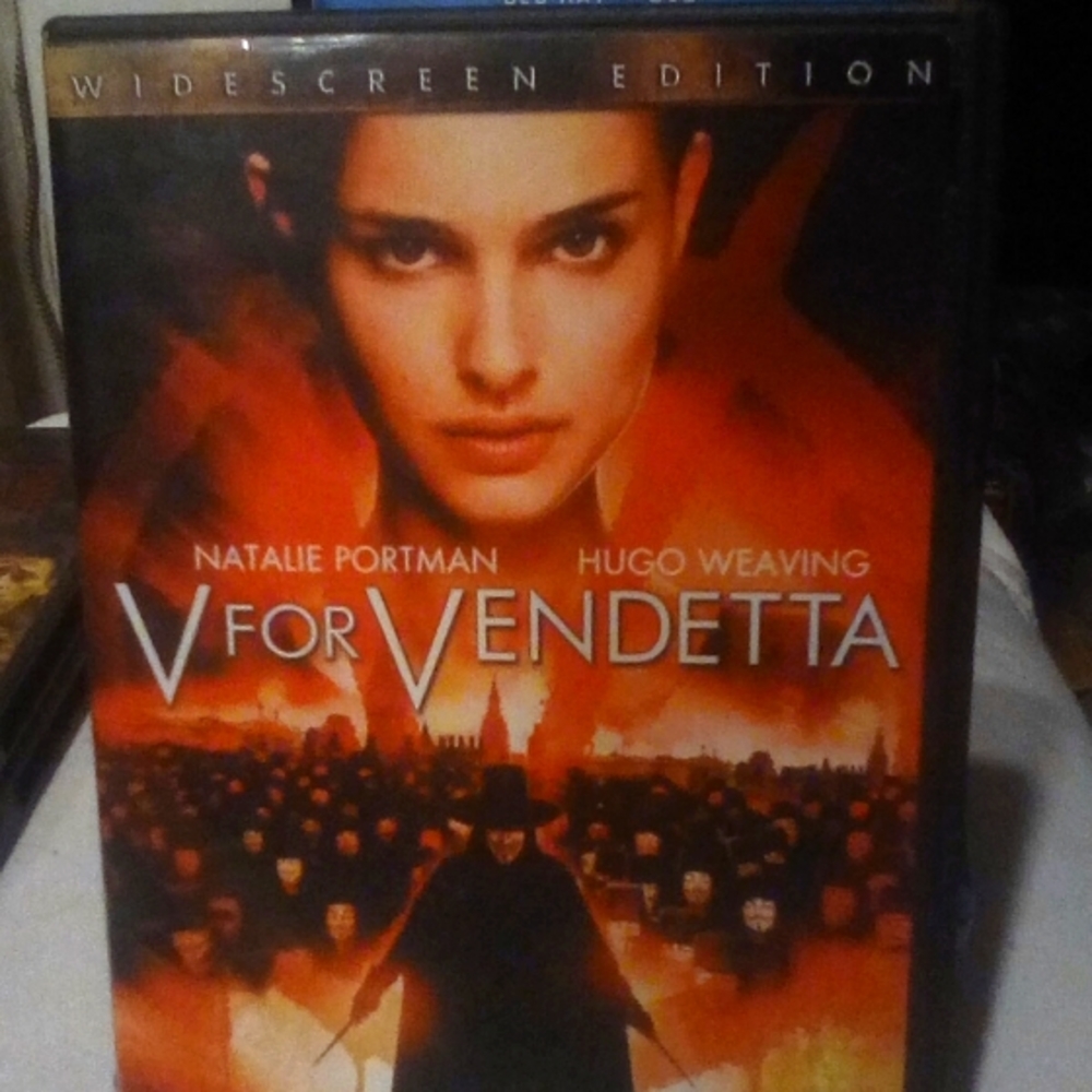 V FOR VENDETTA  DVD